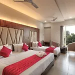 Lexus Inn