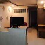 Happy Vibes Studio Flats - Service Apartment