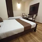Adh Sak Royal Residency