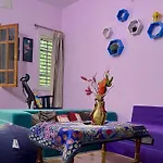 Spacious Queen Bed Suite 6Km To Palace, Free Wi-Fi, Books, Toys, Smart Tv
