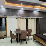 Luxurious Farm House Bungalow Pool City Centre