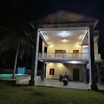 Luxurious Farm House Bungalow Pool City Centre
