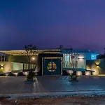 S R Spa Suites