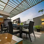 S R Premium Suites