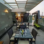 S R Premium Suites