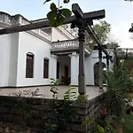Heritage Home, Hampe\'S