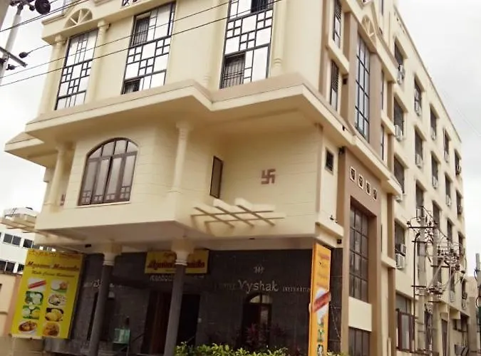 Hotel Vyshak International
