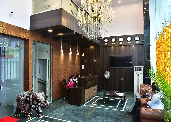 Adh Sak Royal Residency