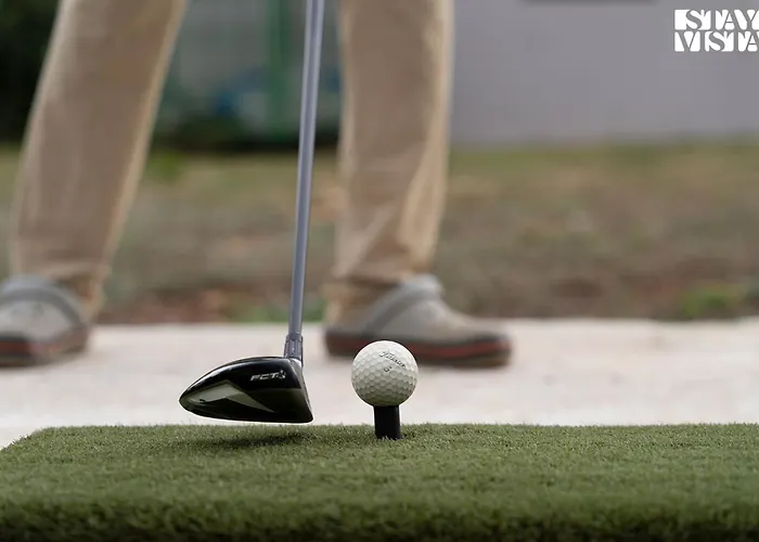 Stayvista At Ava - The Country House With Breakfast & Miniature Golf