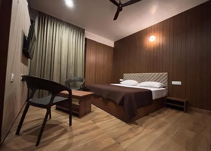Grand Sapphire Lodge