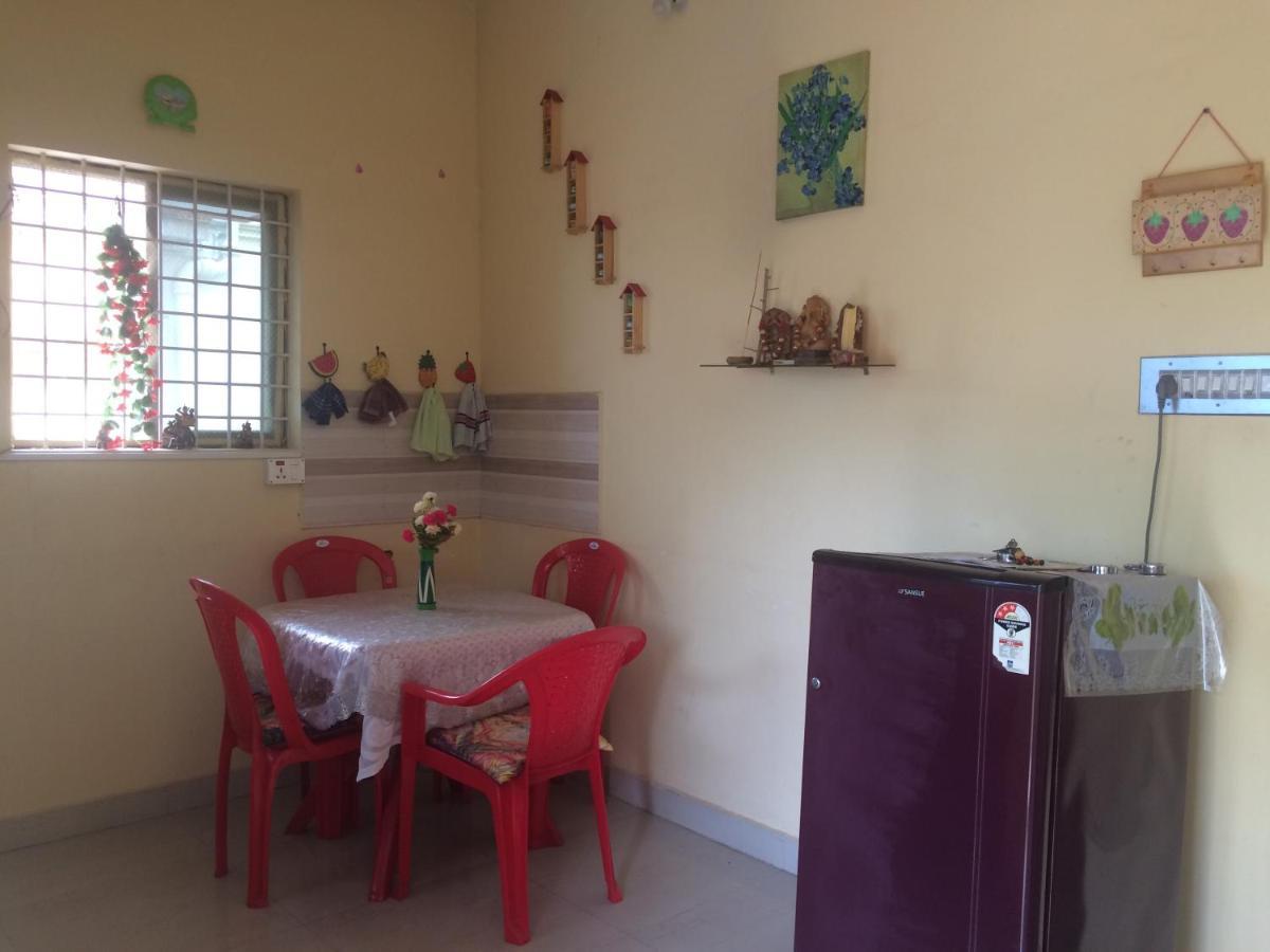 Homestay Red House Yoga Center *