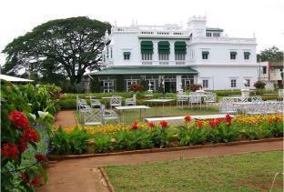 Hotel The 3*