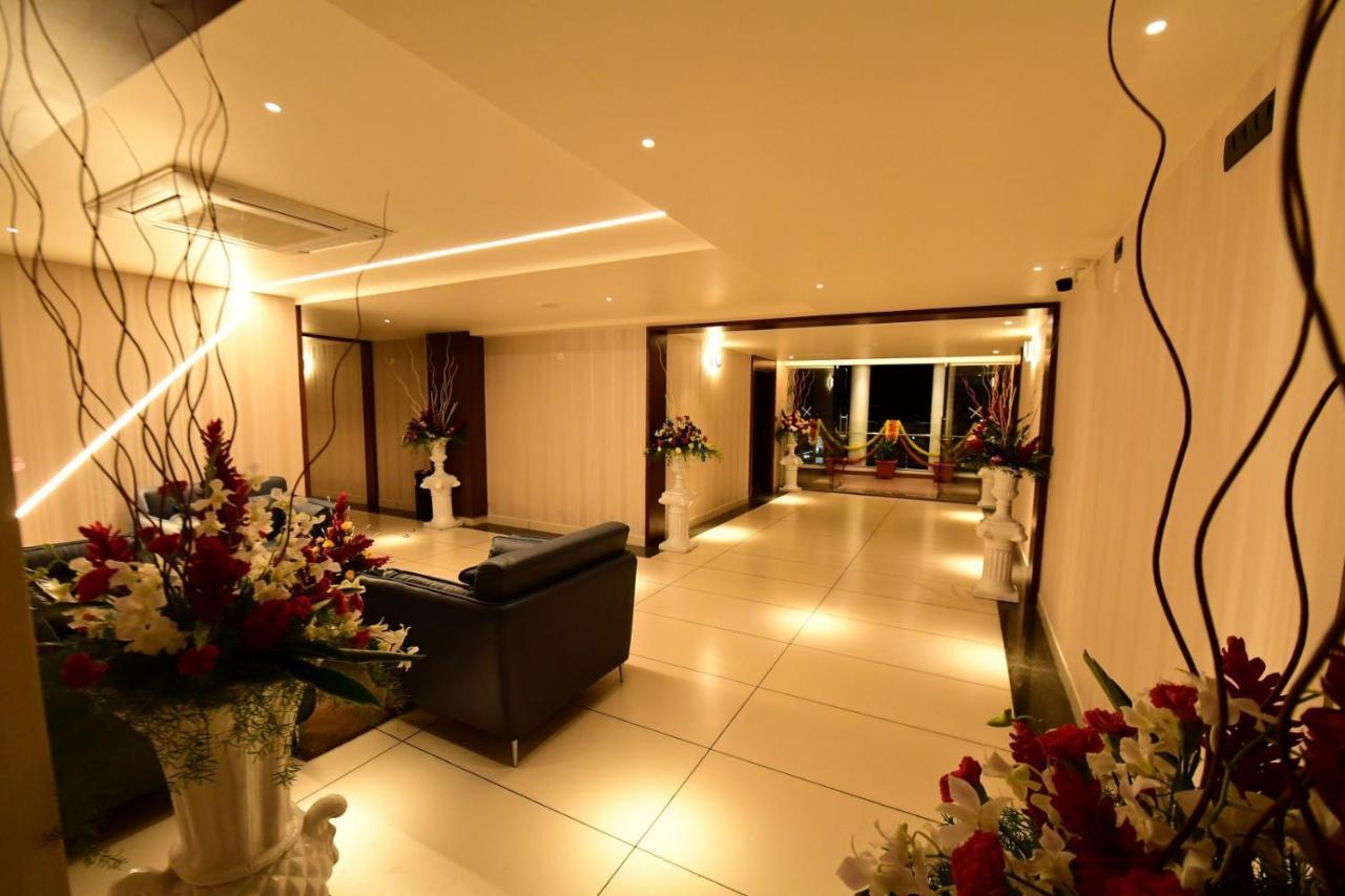 Hotel M Pro Palace - 12 Minutes To Palace