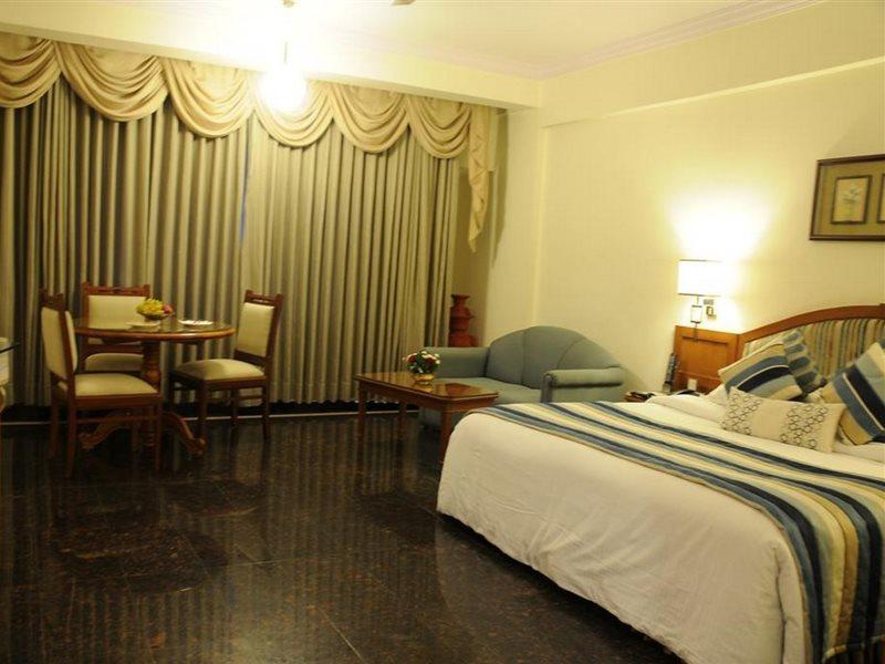 Hotel Sandesh The