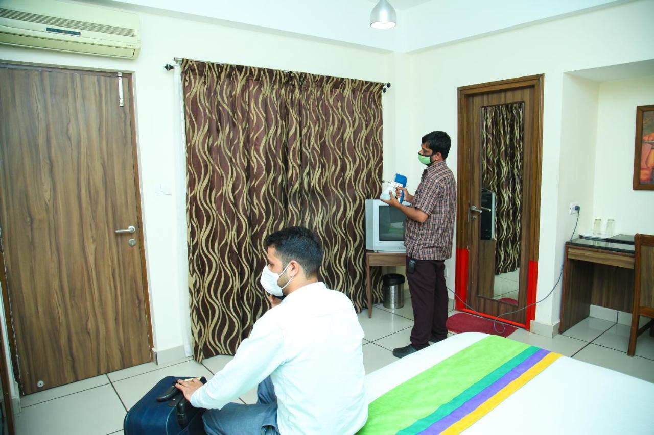 Hotel Komfort Suites 3*