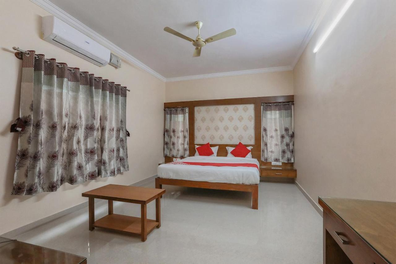 Oyo 24264 Monisha Residency