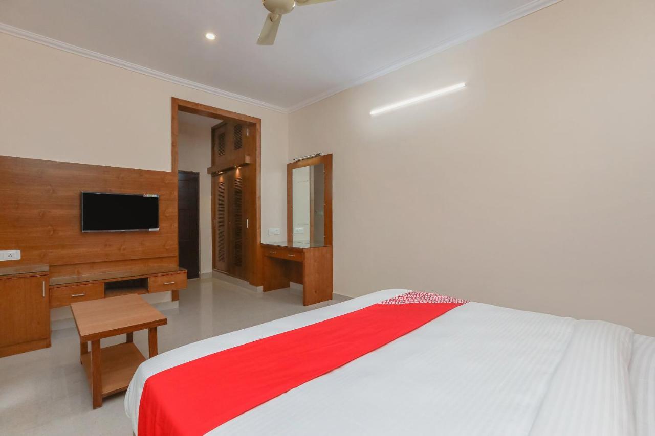 Oyo 24264 Monisha Residency Hotel