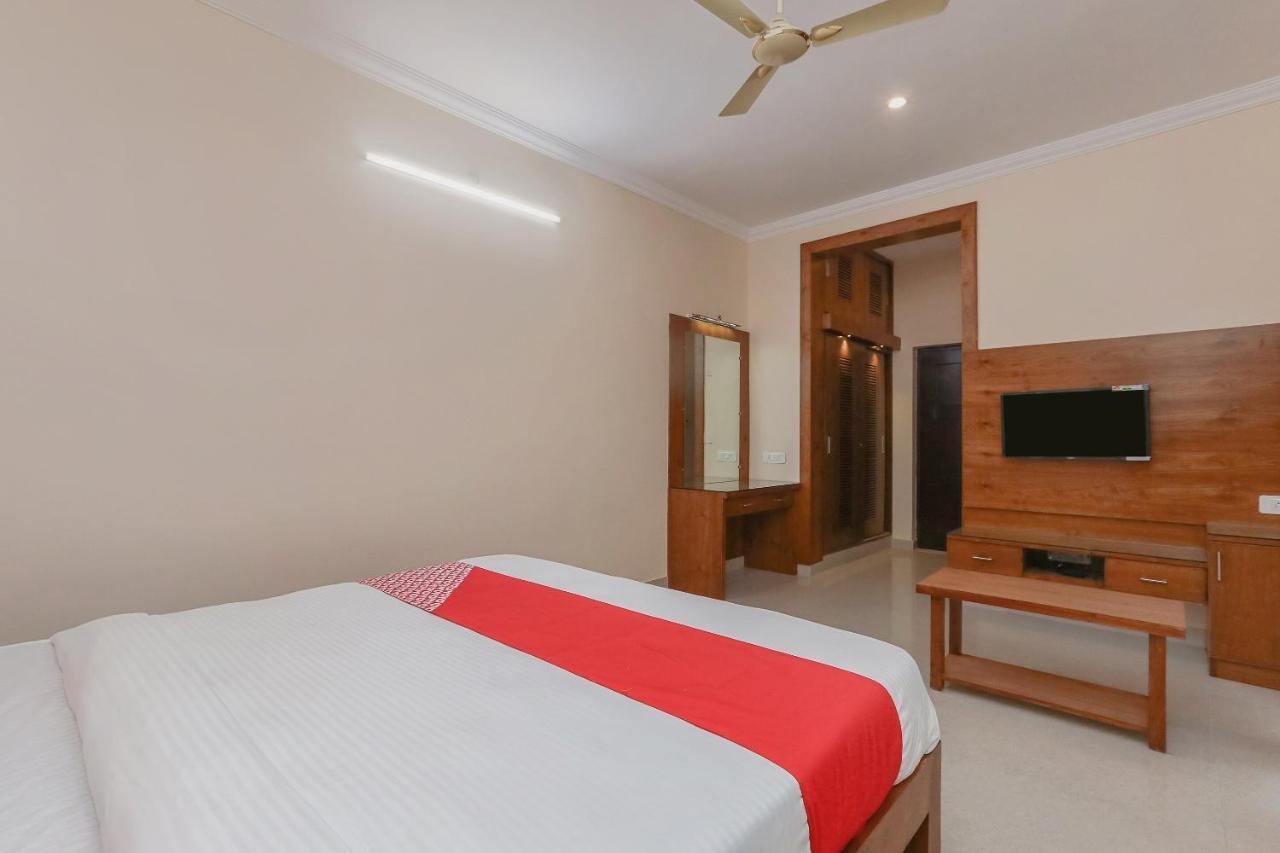 Oyo 24264 Monisha Residency Hotel