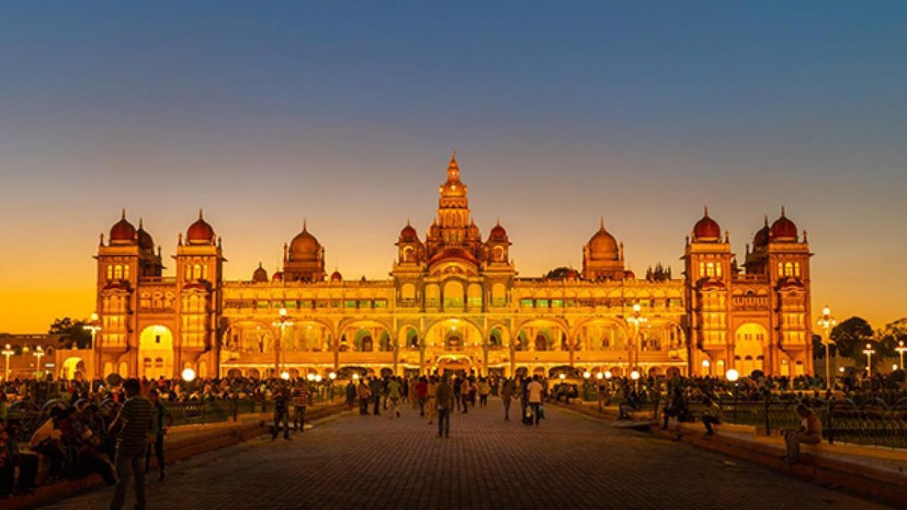 Lucky Tourist Home * Mysore