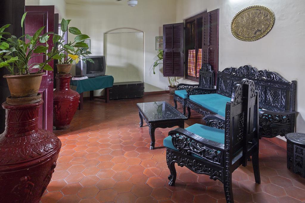 Hotel The 3*