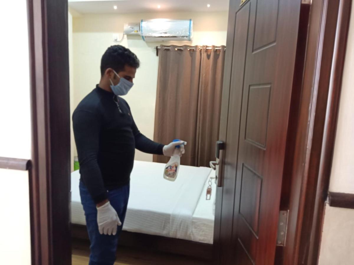 Adh Sak Royal Residency Hotel