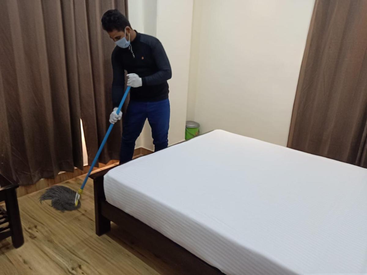 Adh Sak Royal Residency Hotel 3*