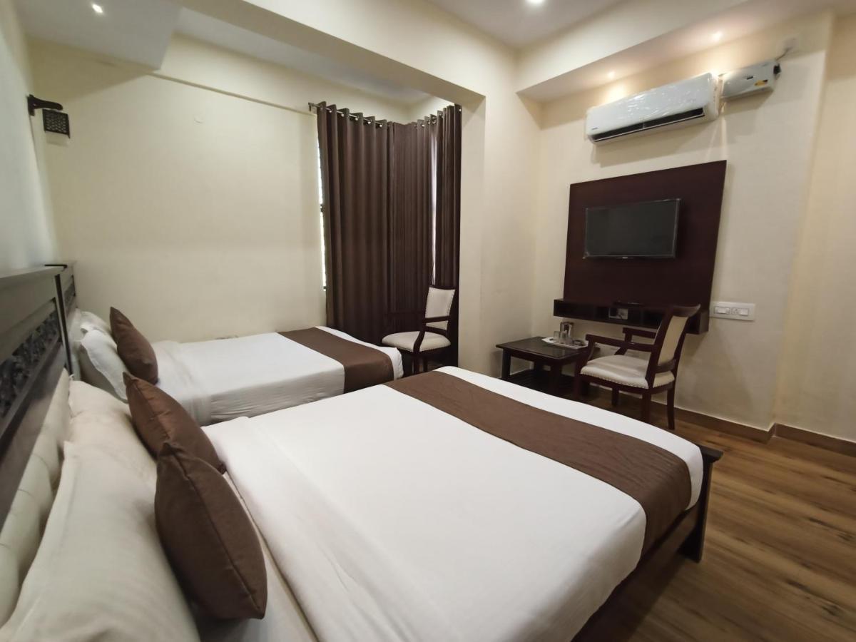 Adh Sak Royal Residency Hotel