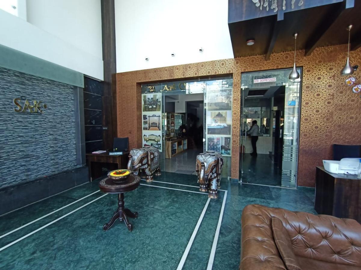 Adh Sak Royal Residency