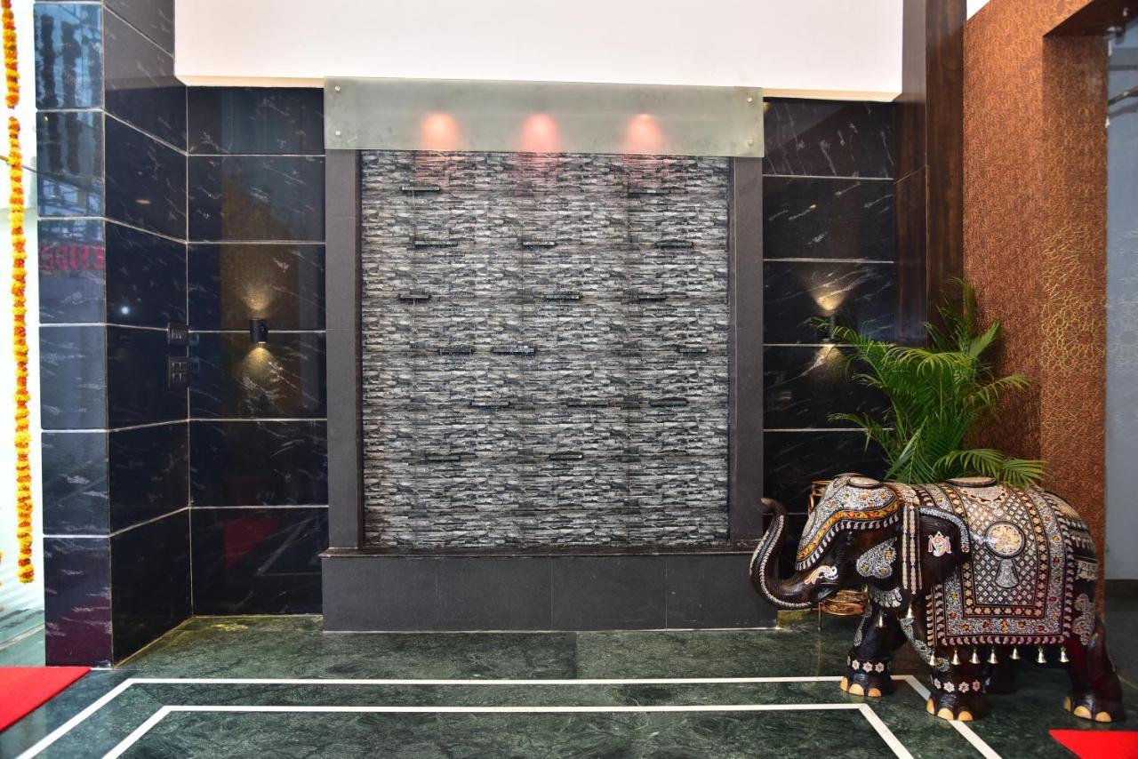 Hotel Adh Sak Royal Residency 3*