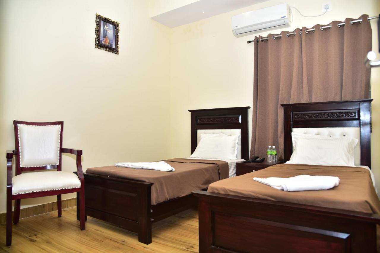 Adh Sak Royal Residency 3*