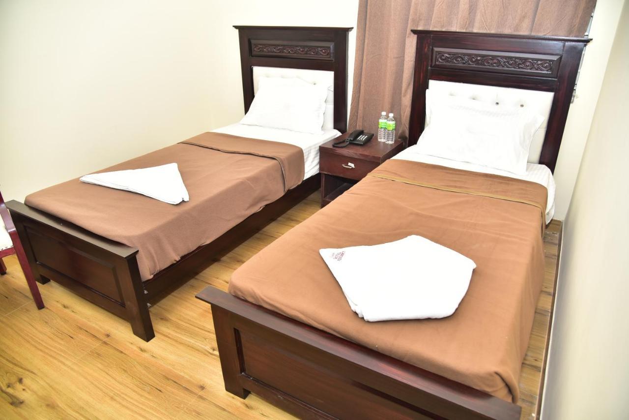 Adh Sak Royal Residency 3*