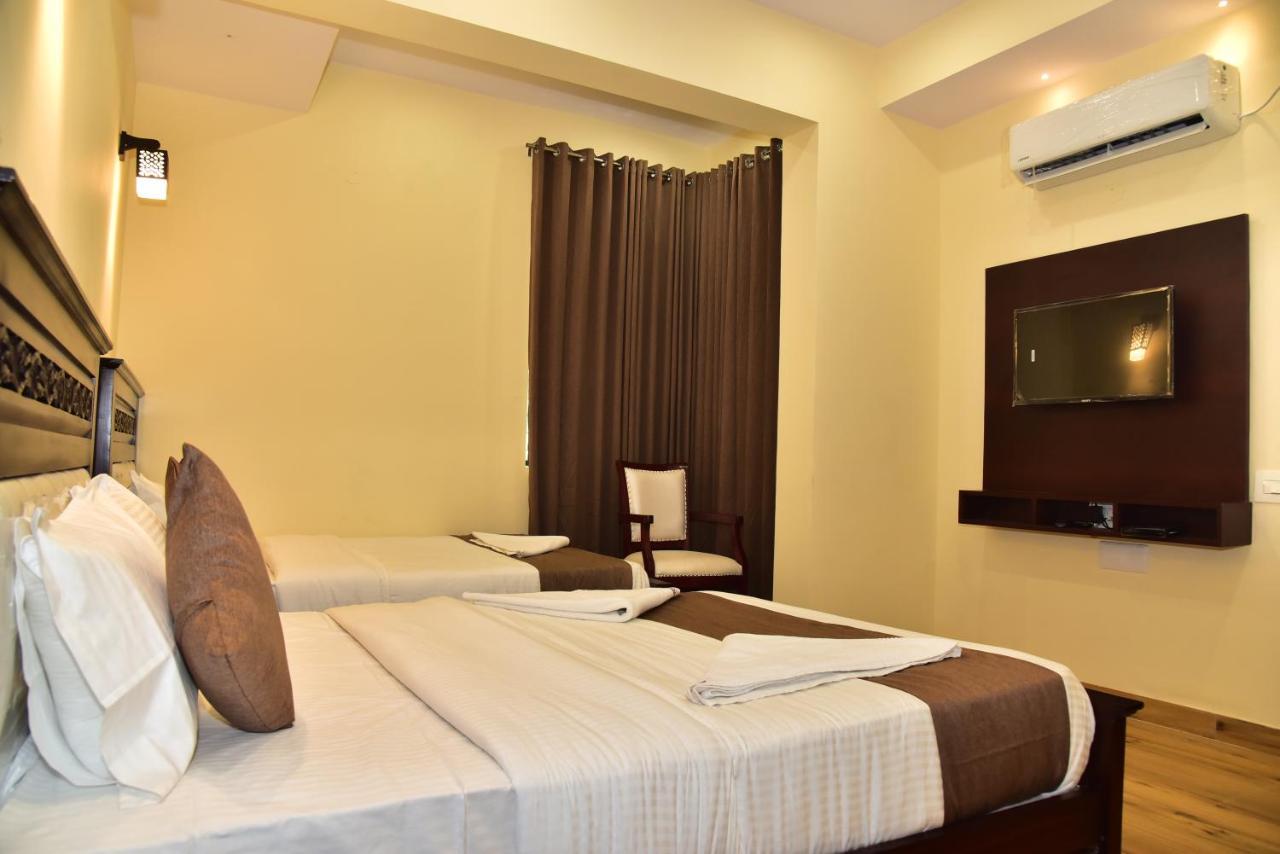 Adh Sak Royal Residency