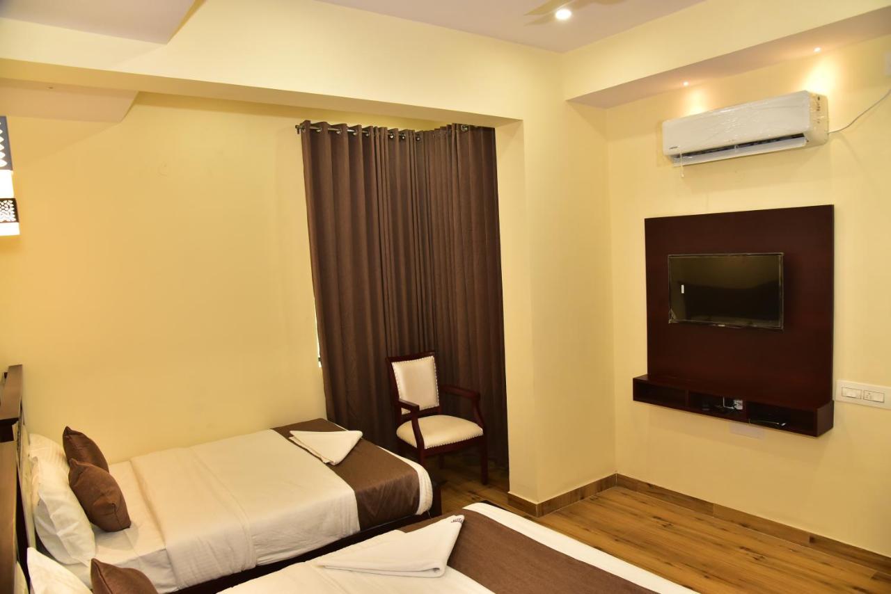 Hotel Adh Sak Royal Residency