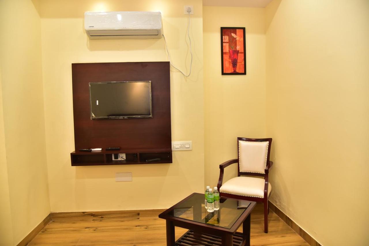 Adh Sak Royal Residency Hotel