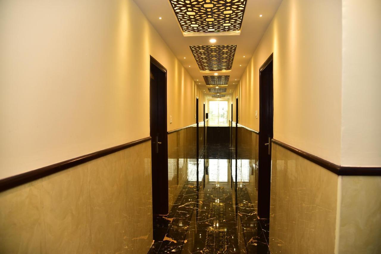 Adh Sak Royal Residency 3*