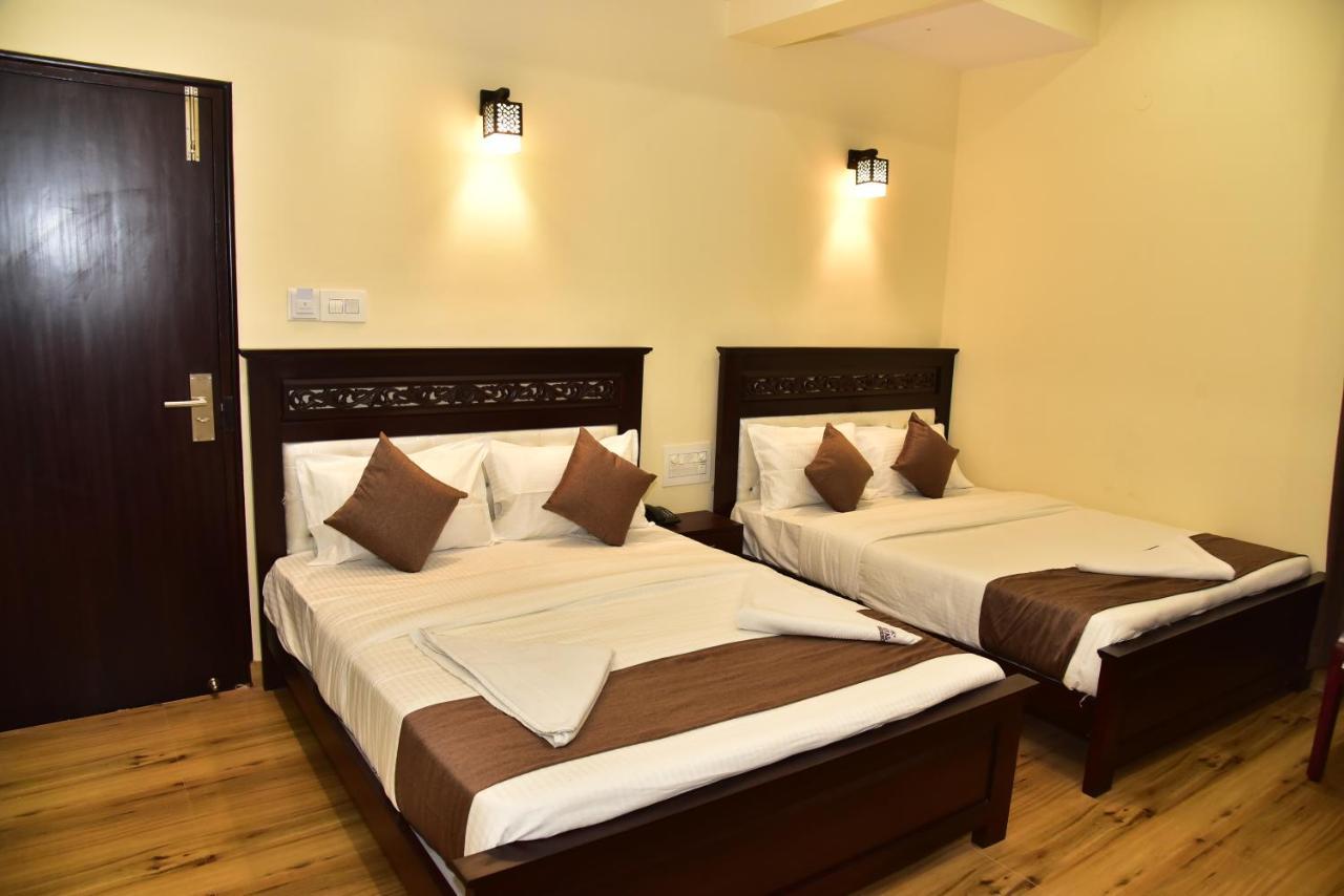 Adh Sak Royal Residency Hotel
