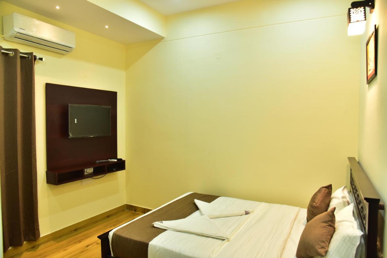 Hotel Adh Sak Royal Residency 3*