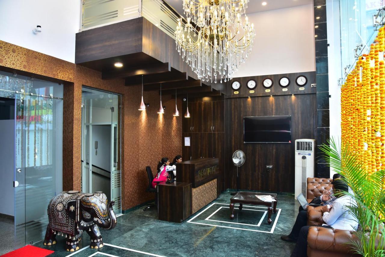 Hotel Adh Sak Royal Residency 3*
