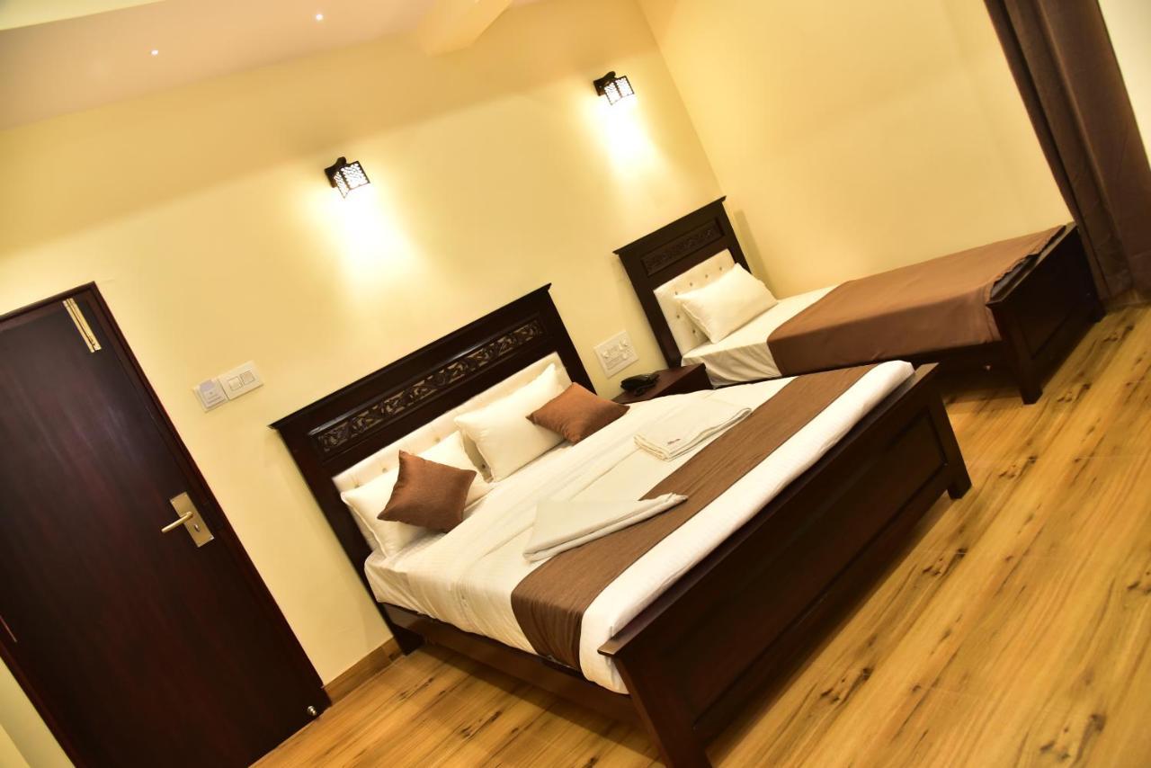 Adh Sak Royal Residency