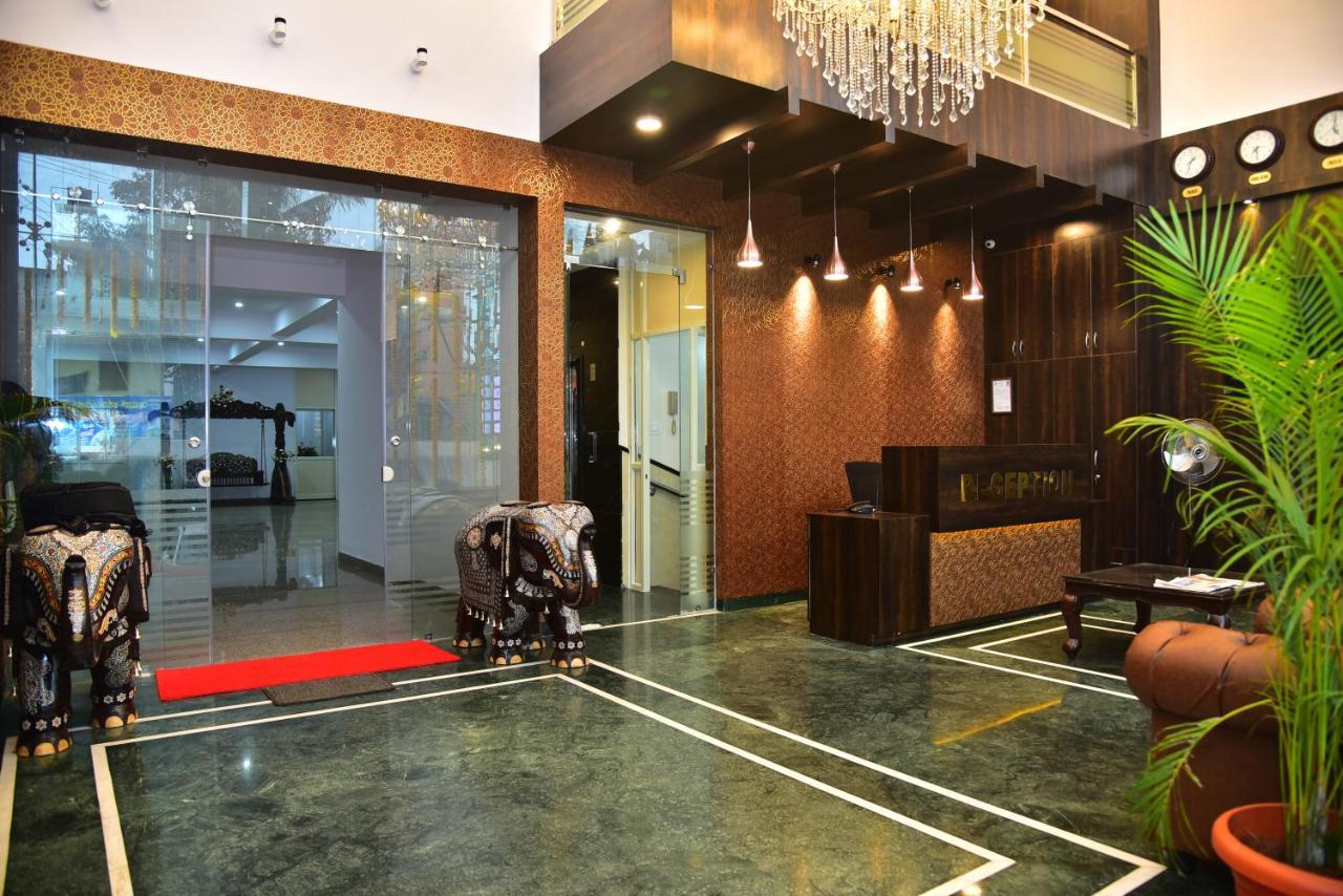 Adh Sak Royal Residency