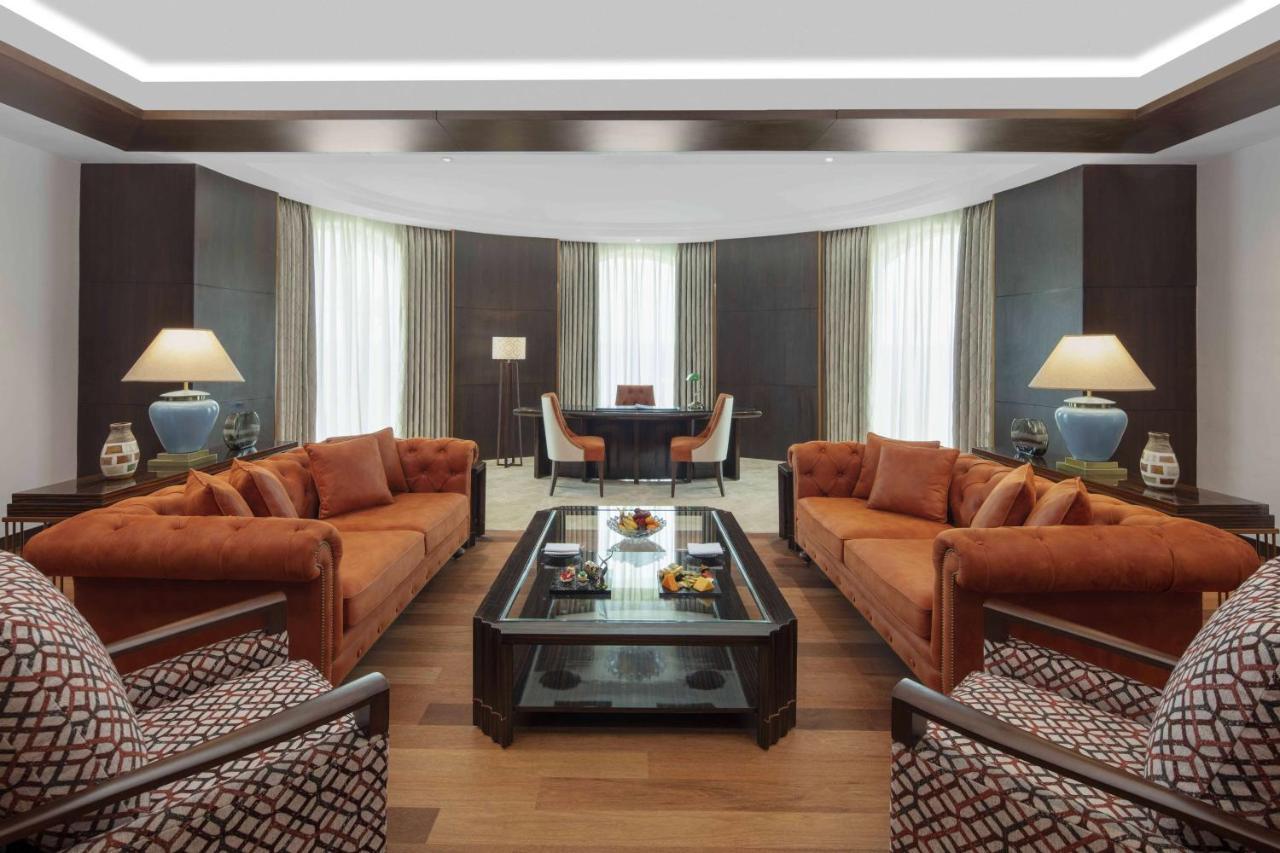 Hotel Radisson Blu Plaza 5*