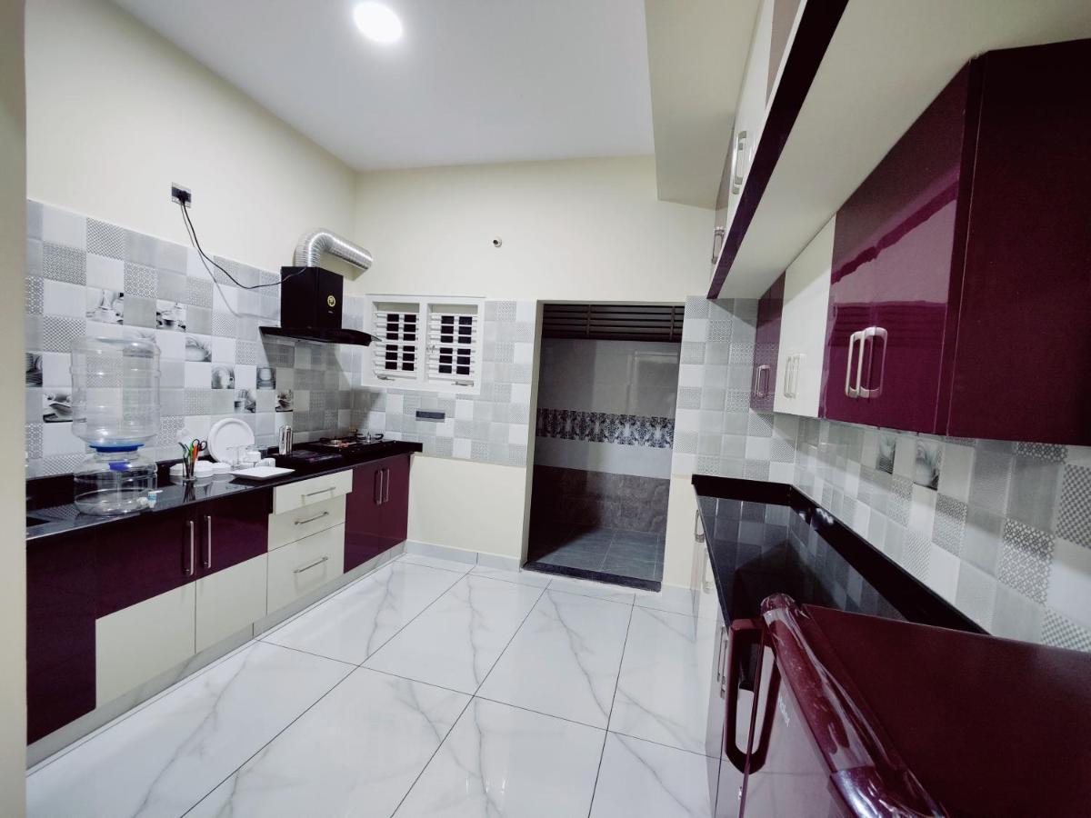 Floral Service Apartment *