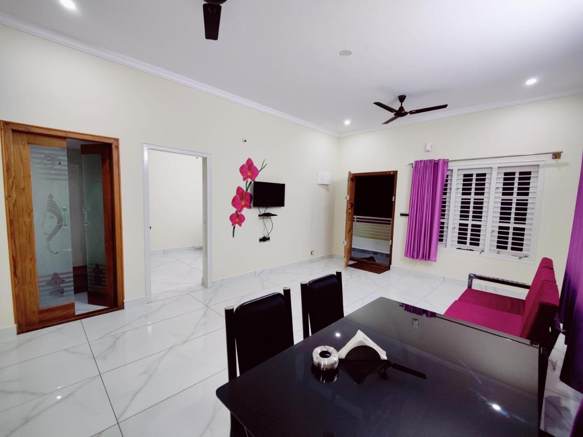 Floral Service Apartment *