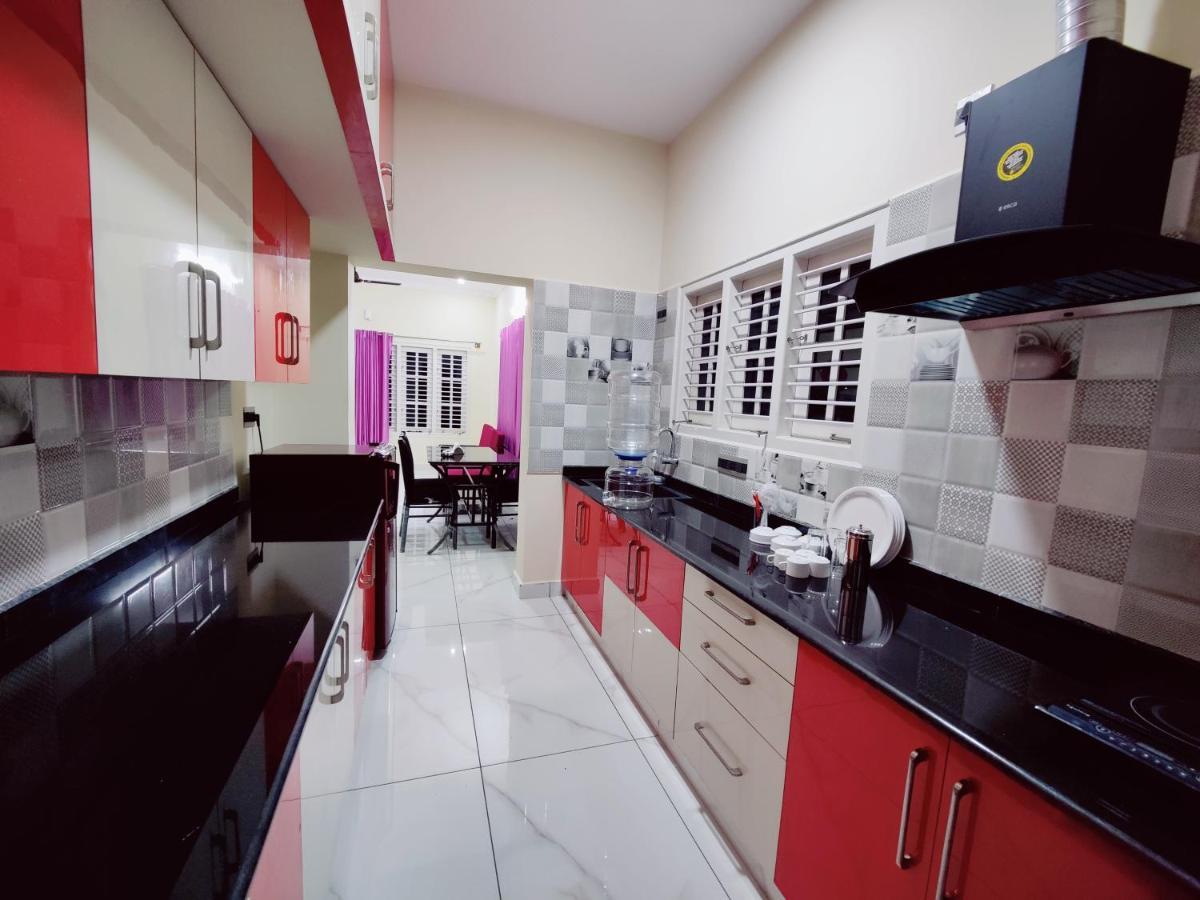 Floral Service Apartment *
