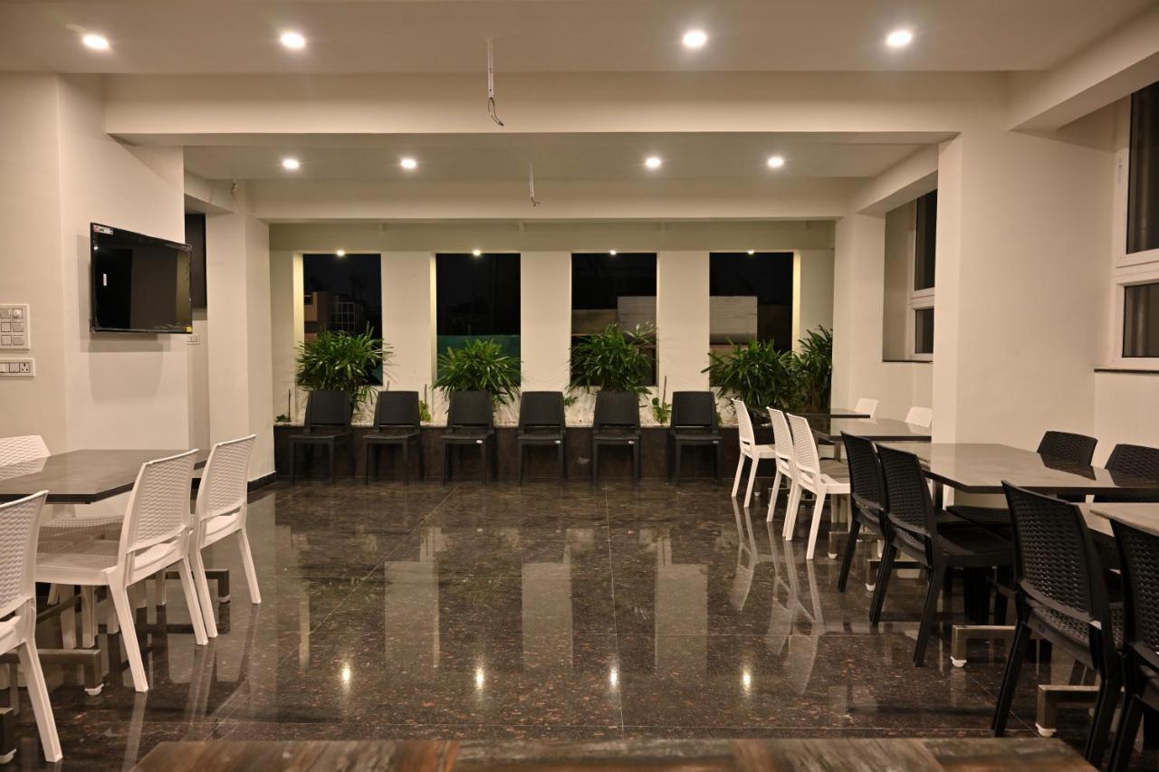 Royale Hotel