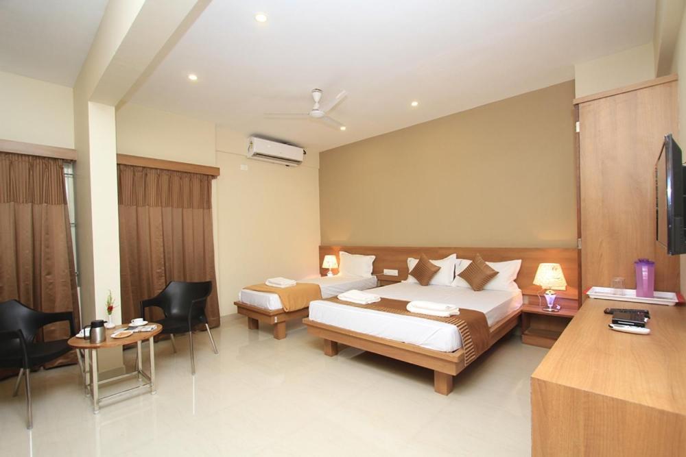 Samasth And Suits Hotel