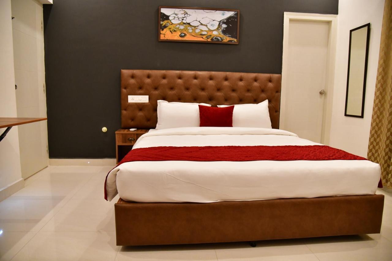 Apartment Xcel Luxury Apartments-home Living Redefined