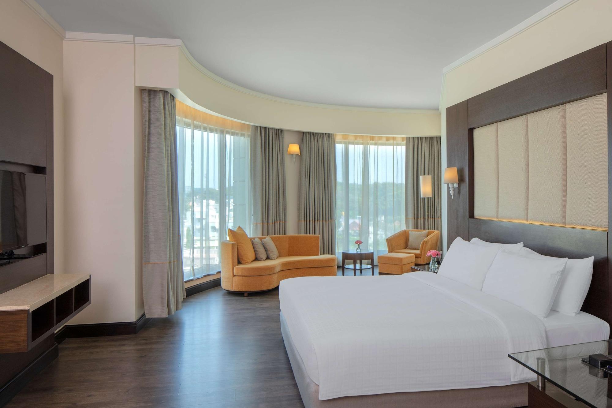 Radisson Blu Plaza Hotel 5*