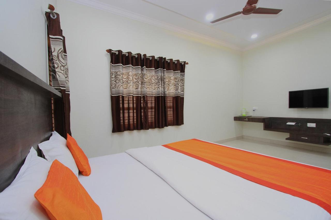 Oyo 9611 Chamundi Hills Hotel 3*