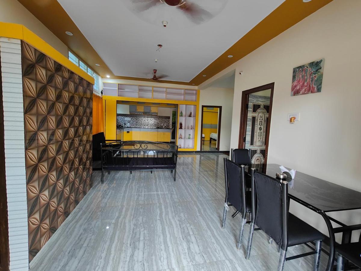 Yellow House Apartment